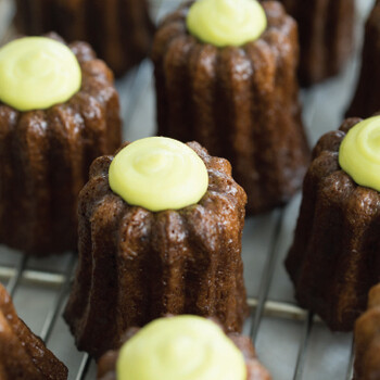Pandan Canelés